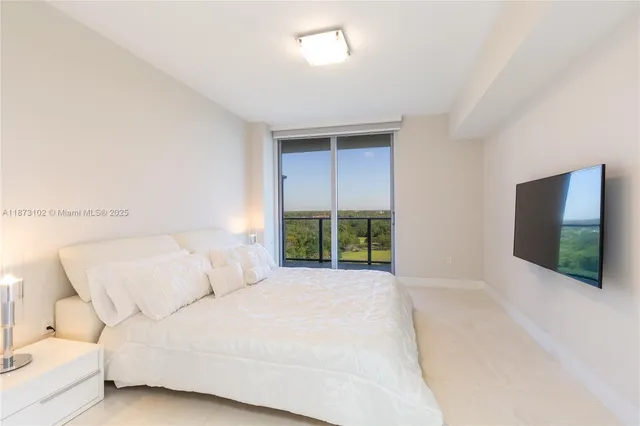 $999,000 | 16385 Biscayne Boulevard, Unit 1007, North Miami Beach, FL 33160