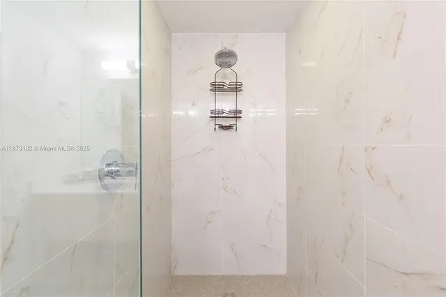 $999,000 | 16385 Biscayne Boulevard, Unit 1007, North Miami Beach, FL 33160