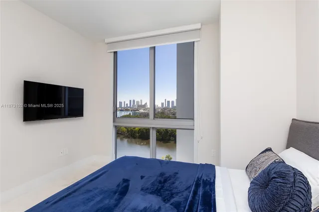 $999,000 | 16385 Biscayne Boulevard, Unit 1007, North Miami Beach, FL 33160