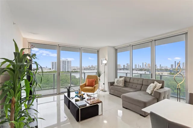 $999,000 | 16385 Biscayne Boulevard, Unit 1007, North Miami Beach, FL 33160