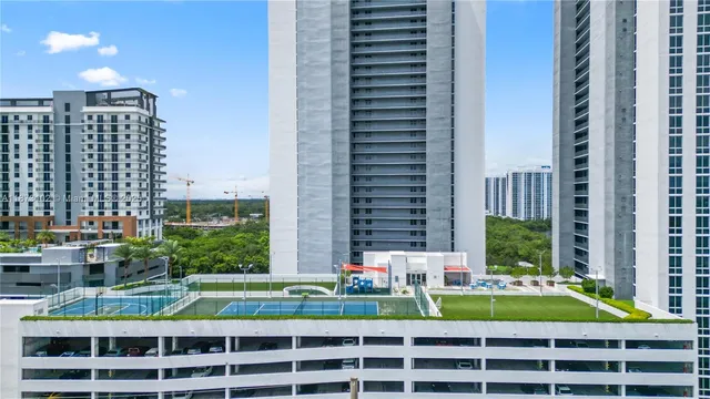$999,000 | 16385 Biscayne Boulevard, Unit 1007, North Miami Beach, FL 33160