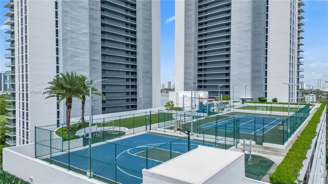 $999,000 | 16385 Biscayne Boulevard, Unit 1007, North Miami Beach, FL 33160