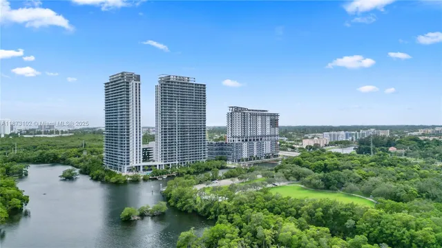 $999,000 | 16385 Biscayne Boulevard, Unit 1007, North Miami Beach, FL 33160