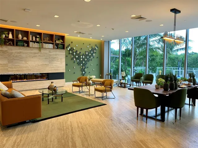 $999,000 | 16385 Biscayne Boulevard, Unit 1007, North Miami Beach, FL 33160