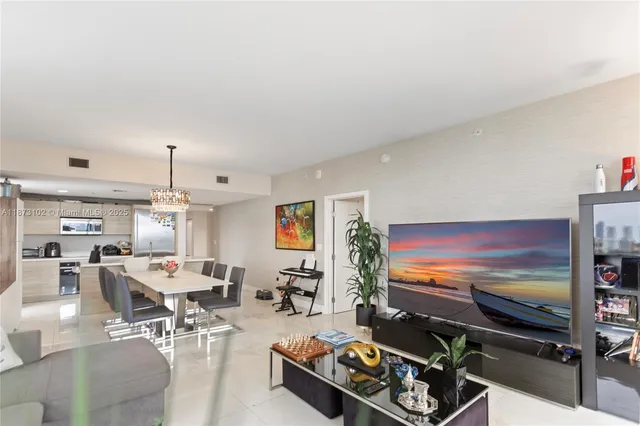 $999,000 | 16385 Biscayne Boulevard, Unit 1007, North Miami Beach, FL 33160