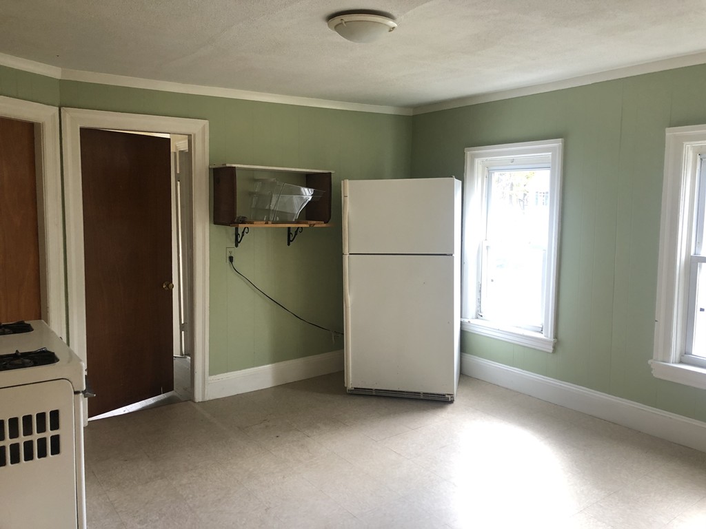 22 Falmouth Street Worcester, MA 01607 - Photo 5 of 19 Gallery Image 5