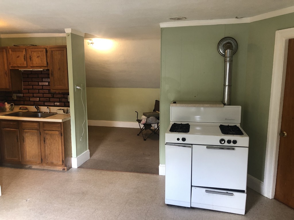 22 Falmouth Street Worcester, MA 01607 - Photo 7 of 19 Gallery Image 7