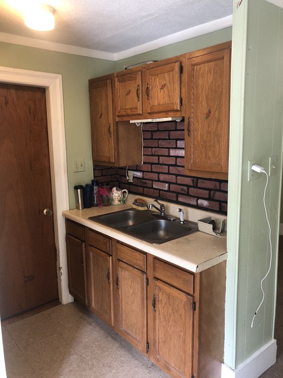 22 Falmouth Street Worcester, MA 01607 - Photo 9 of 19 Gallery Image 9