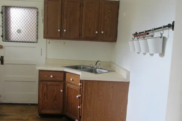 $1,800 | 1367 East 56th Street, Unit 2, Chicago, IL 60637