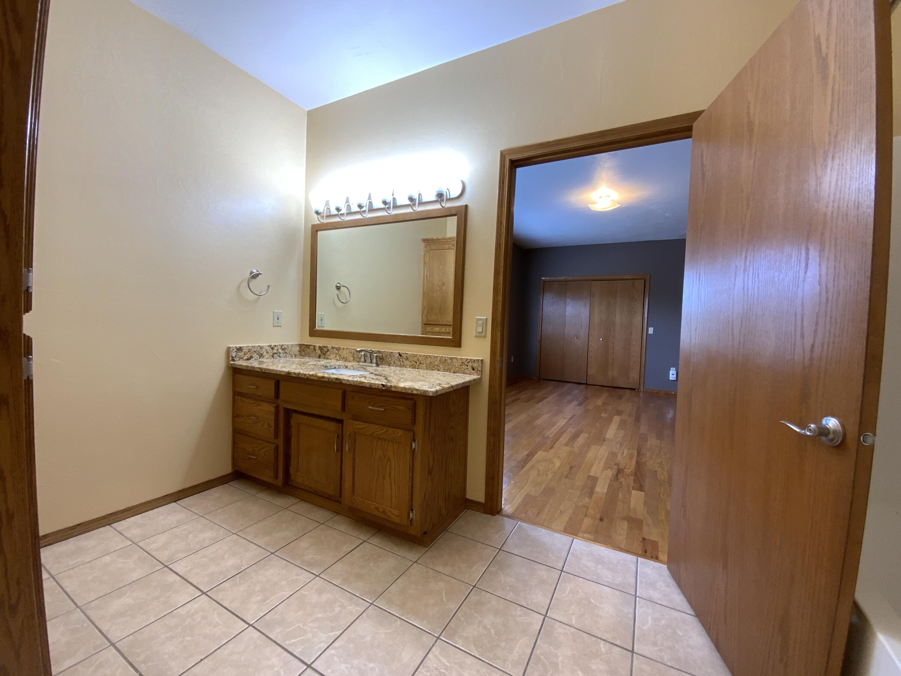 1807 Ridgeway Drive, Unit 38 De Pere, WI 54115 - Photo 18 of 39 large master bath with jetted tub