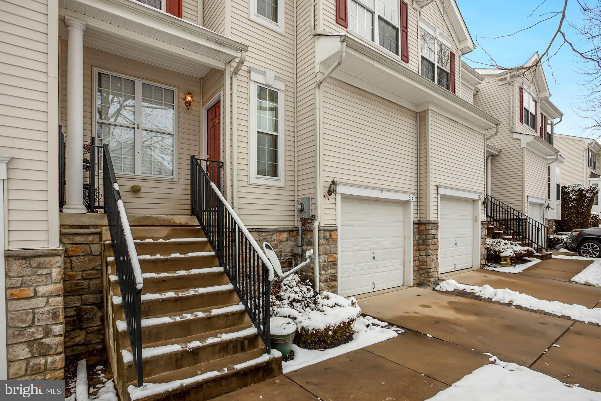 218 Hawthorne Way Delran, NJ 08075 - Photo 3 of 35