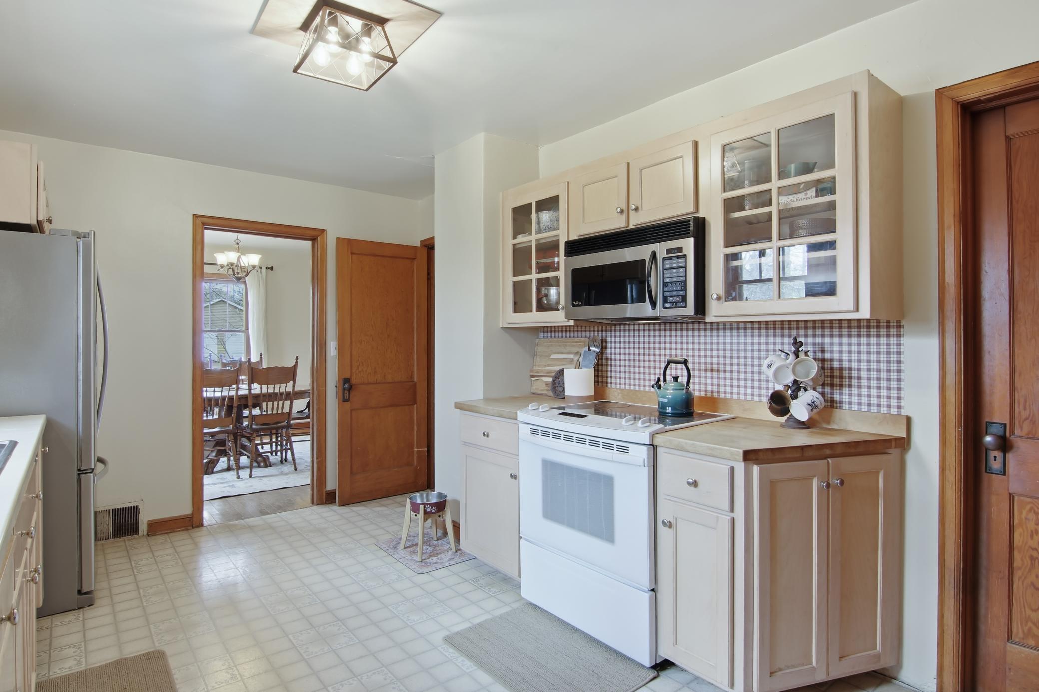 908 Franklin Street Spooner, WI 54801 - Photo 9 of 37