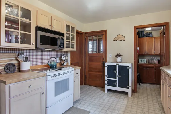 $199,000 | 908 Franklin Street, Spooner, WI 54801