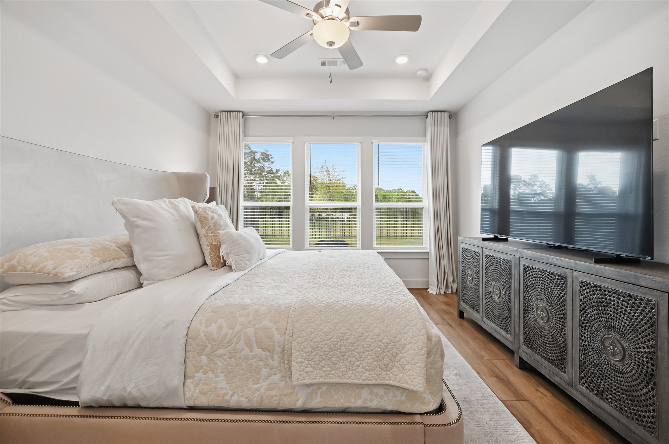 8022 Hingham Lane Spring, TX 77389 - Photo 20 of 42 Primary Bedroom