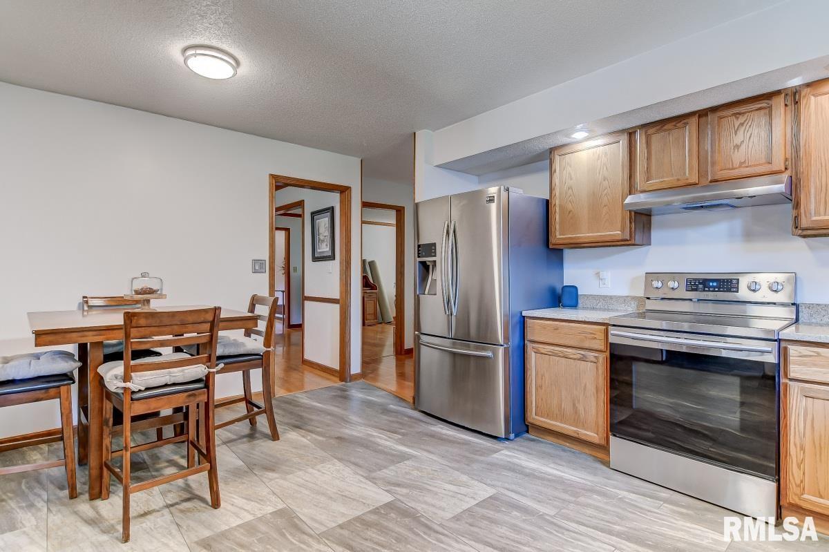 2925 Mill Point Court Springfield, IL 62704 - Photo 12 of 37 Gallery Image 12