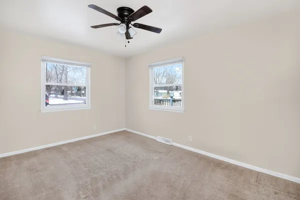 $279,900 | 86 Circle Drive East, Montgomery, IL 60538