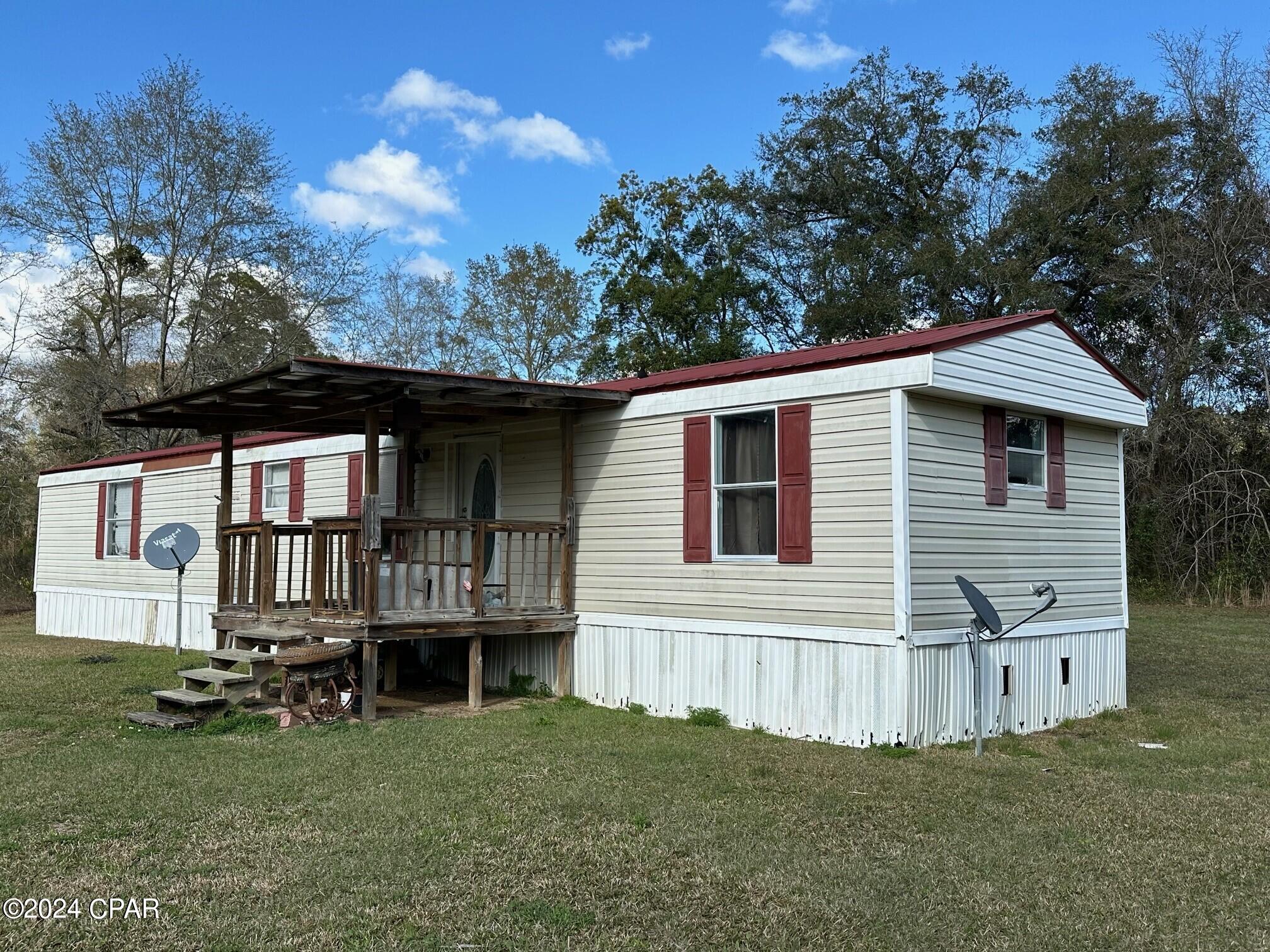 1397 Bentley Road Cottondale, FL 32431 - Photo 3 of 17