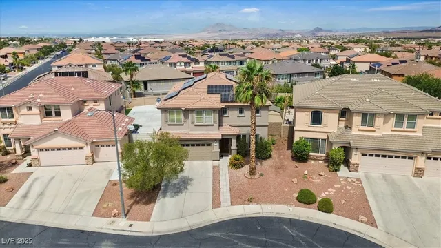 $700,000 | 718 Bighorn Creek Street, Henderson, NV 89002