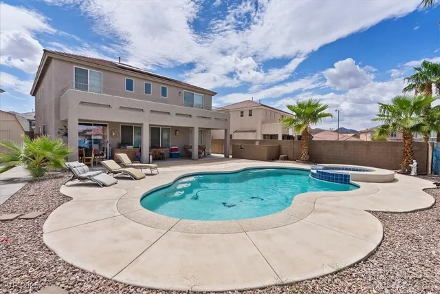 $700,000 | 718 Bighorn Creek Street, Henderson, NV 89002