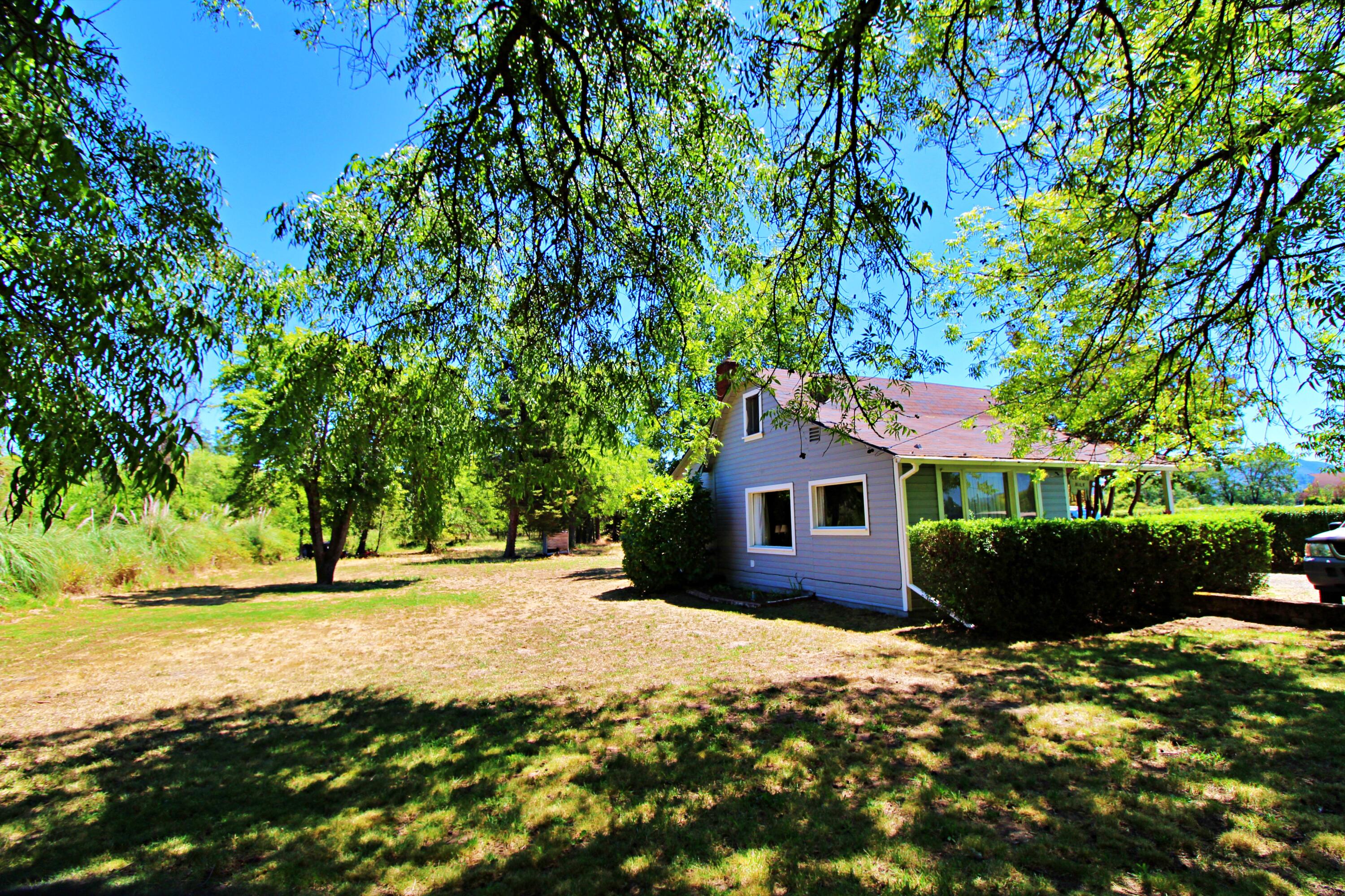 433 Lincoln Road Grants Pass, OR 97526 - Photo 8 of 33 IMG_5078