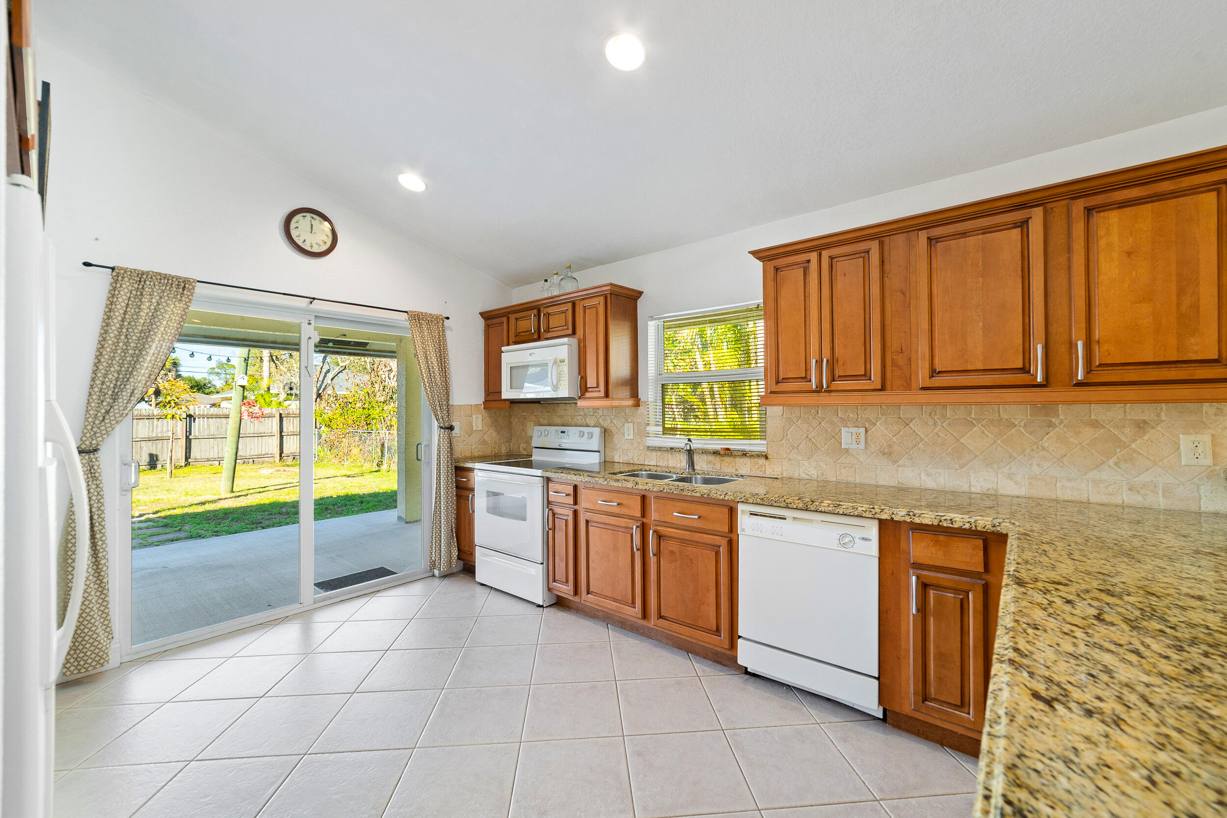 6923 1st Street Jupiter, FL 33458 - Photo 10 of 41 _DSC2018