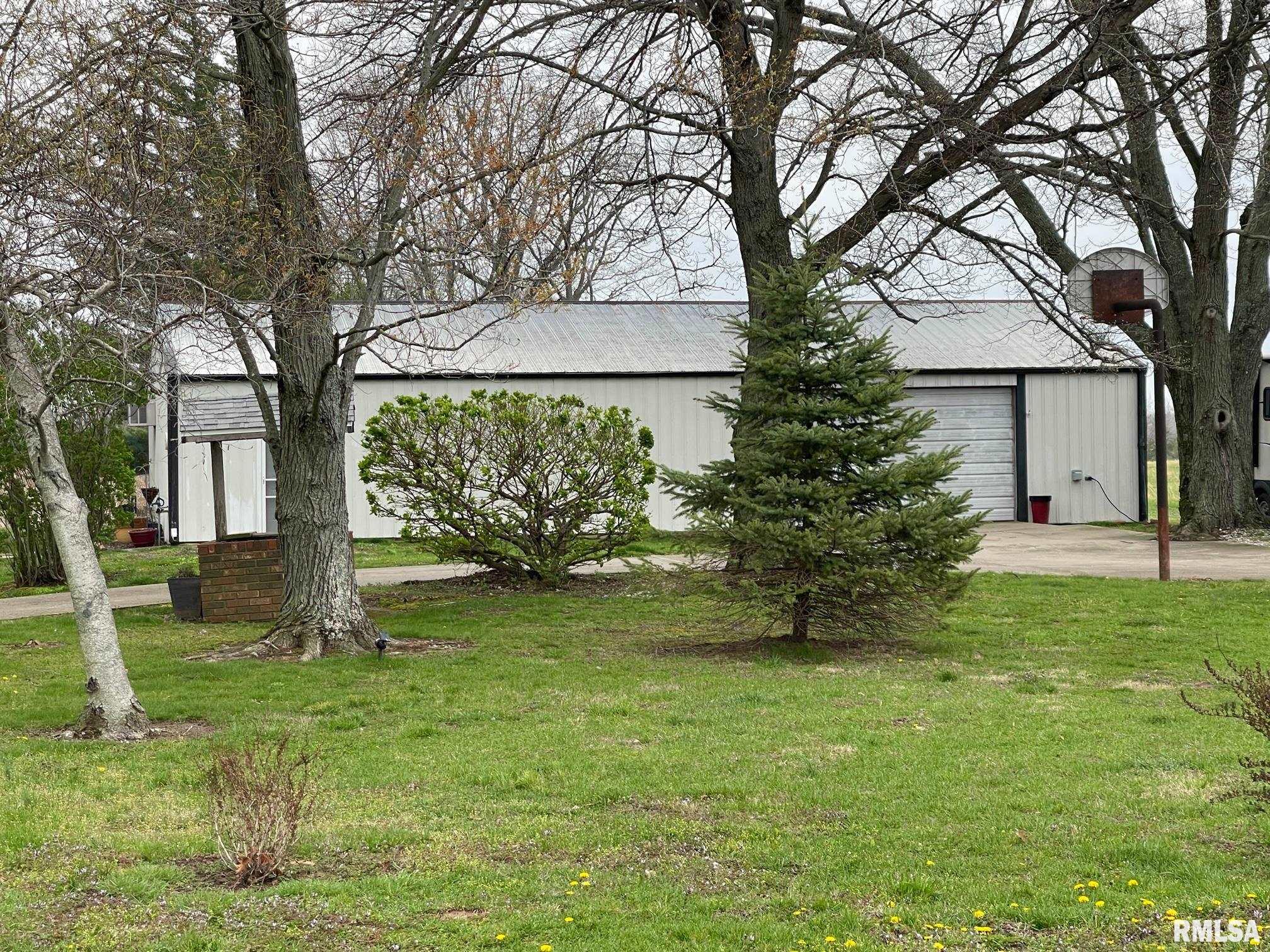 8812 Baxter Road Benton, IL 62812 - Photo 3 of 58 Gallery Image 3