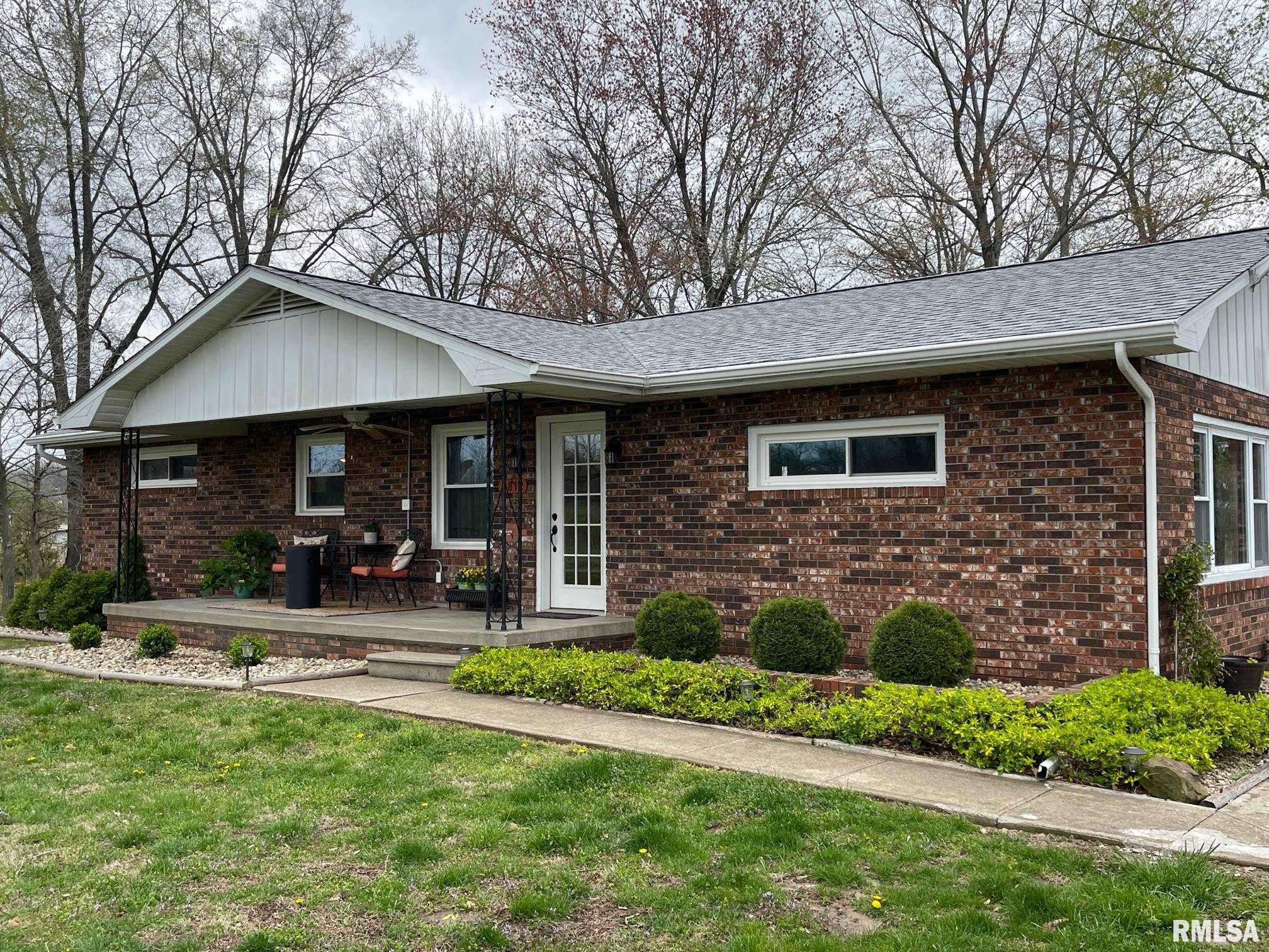 8812 Baxter Road Benton, IL 62812 - Photo 4 of 58 Gallery Image 4