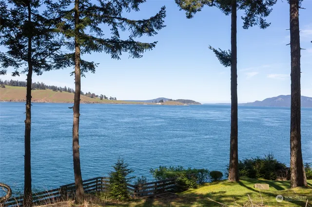 a view of a pathway of a building