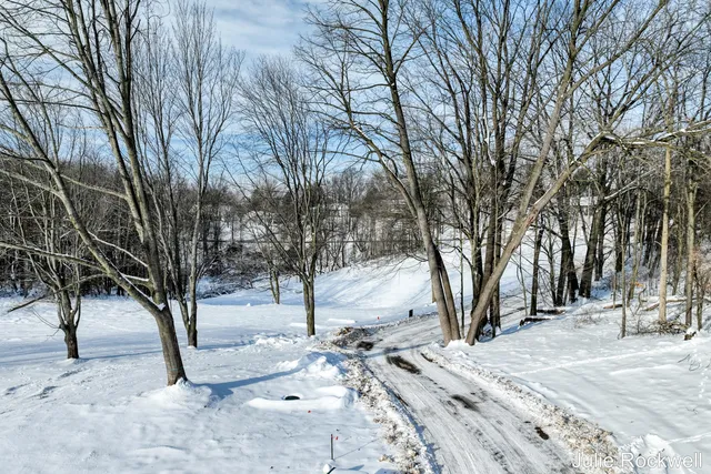 $1,985,000 | 4268 Bradford Street Northeast, Grand Rapids, MI 49525