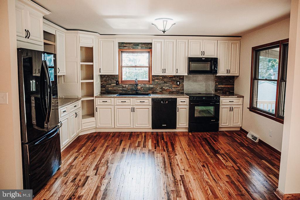 322 Parkview Road Reading, PA 19606 - Photo 15 of 62 Gallery Image 15