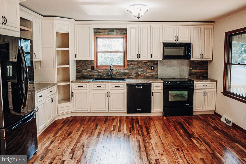 322 Parkview Road Reading, PA 19606 - Photo 16 of 62 Gallery Image 16