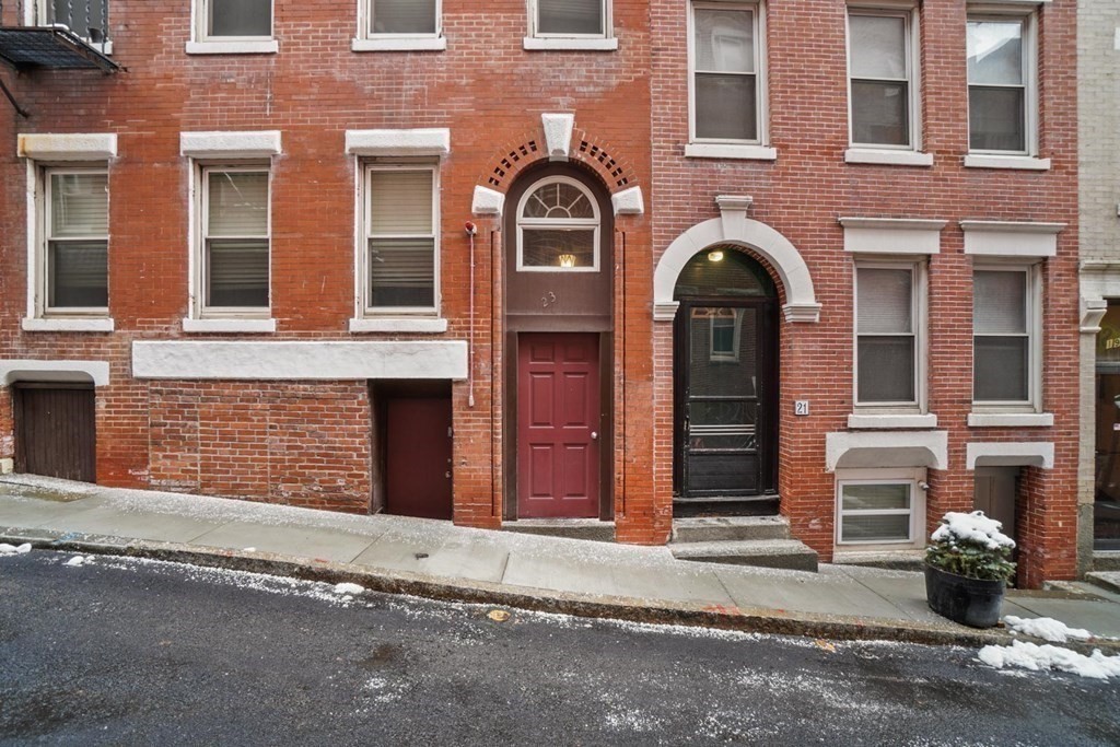 23 Margaret Street, Unit 1 Boston, MA 02113 - Photo 1 of 11