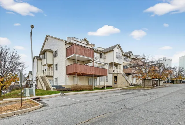 $599,000 | 4 Toltchav Way, Unit 102, Monroe, NY 10950