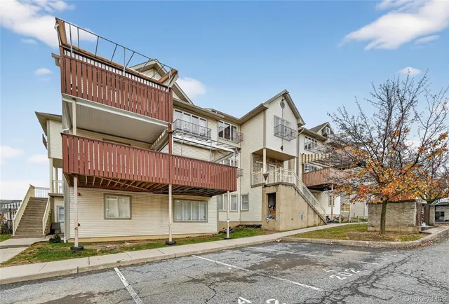 $599,000 | 4 Toltchav Way, Unit 102, Monroe, NY 10950