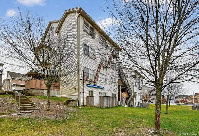 $599,000 | 4 Toltchav Way, Unit 102, Monroe, NY 10950