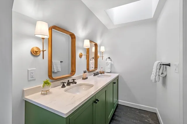 $1,575,000 | 145 Essex Street, Hamilton, MA 01982