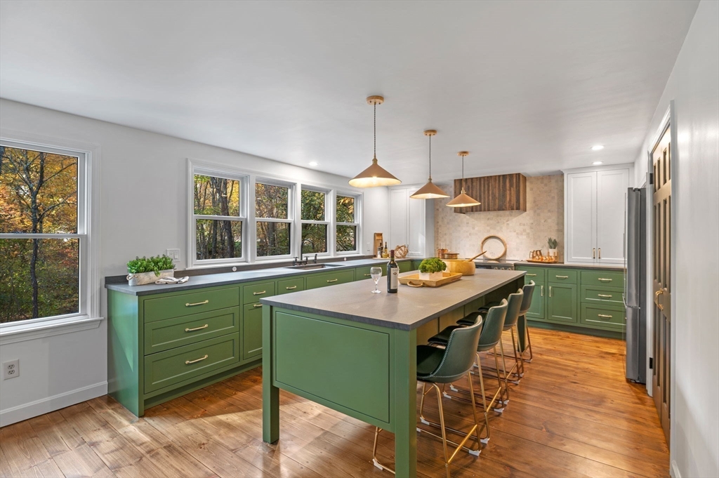 145 Essex Street Hamilton, MA 01982 - Photo 4 of 42