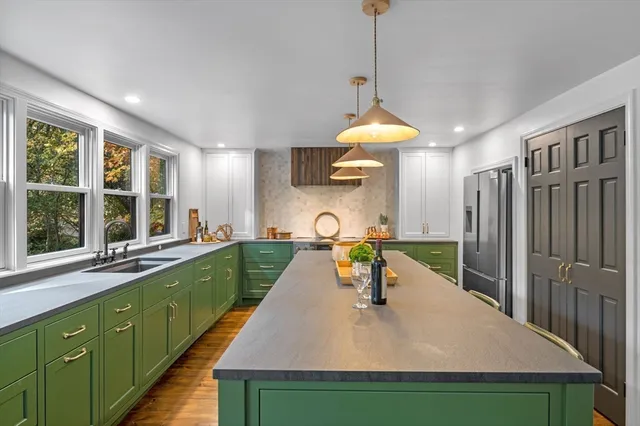 $1,575,000 | 145 Essex Street, Hamilton, MA 01982