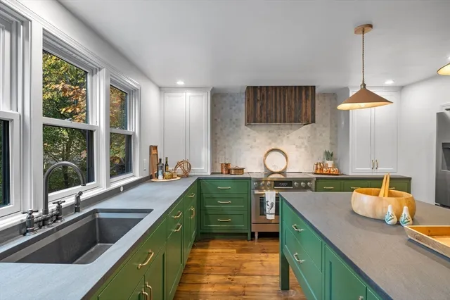 $1,575,000 | 145 Essex Street, Hamilton, MA 01982