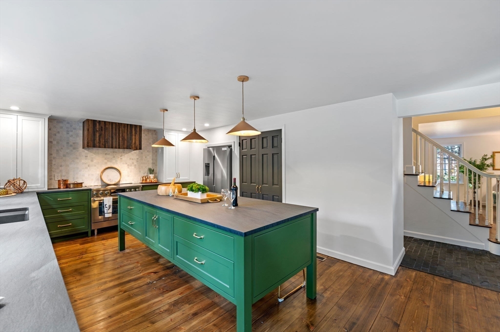 145 Essex Street Hamilton, MA 01982 - Photo 10 of 42