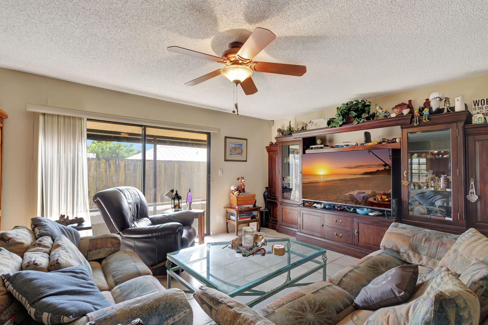 9506 Southeast River Terrace Jupiter, FL 33469 - Photo 9 of 28 Living Room