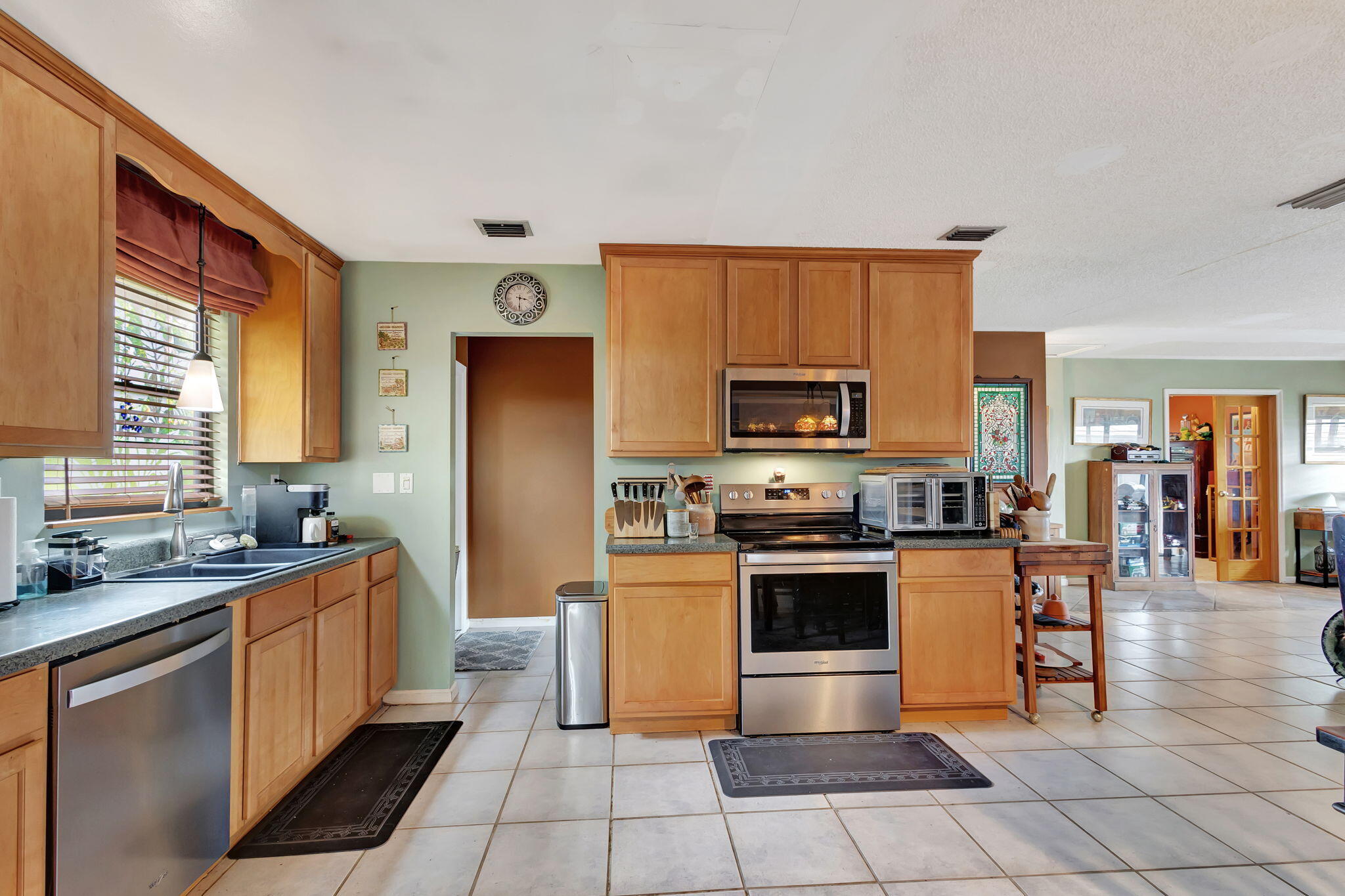 9506 Southeast River Terrace Jupiter, FL 33469 - Photo 10 of 28 Kitchen