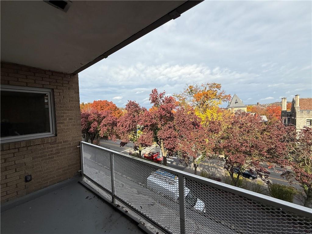 5100 Fifth Avenue, Unit 509 Pittsburgh, PA 15232 - Photo 21 of 26 a view of a balcony with an outdoor space