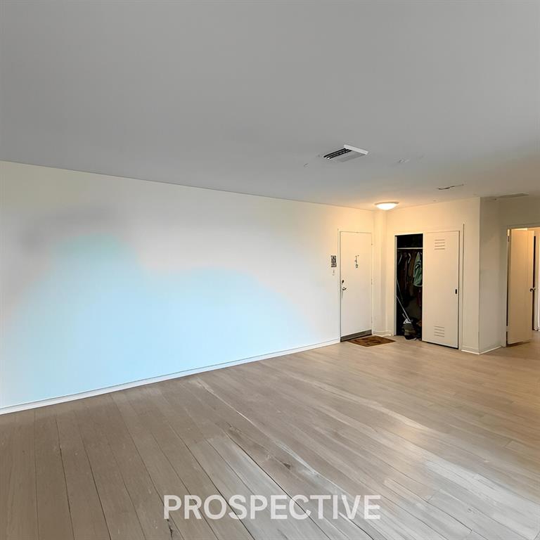 5100 Fifth Avenue, Unit 509 Pittsburgh, PA 15232 - Photo 3 of 26 a view of empty room with wooden floor