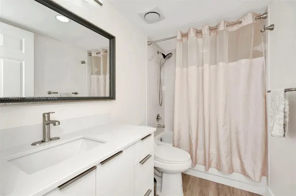 $2,550 | 1351 Southwest 125th Avenue, Unit 401S, Pembroke Pines, FL 33027