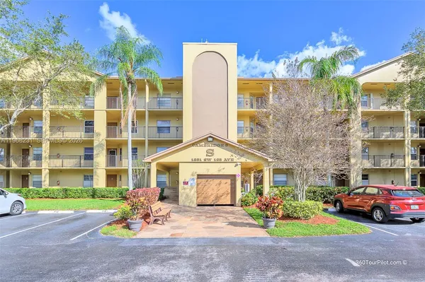 $2,550 | 1351 Southwest 125th Avenue, Unit 401S, Pembroke Pines, FL 33027