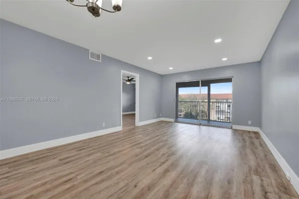 $2,550 | 1351 Southwest 125th Avenue, Unit 401S, Pembroke Pines, FL 33027