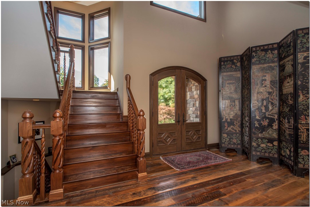 2783 Som Center Road Chagrin Falls, OH 44022 - Photo 3 of 33 Upon entering the home you are welcomed with the warmth of hardwood floors and sculpted staircase