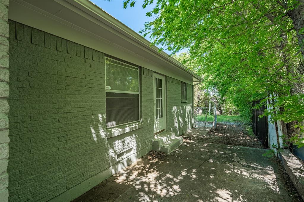 1733 Ransom Terrace Fort Worth, TX 76112 - Photo 24 of 29