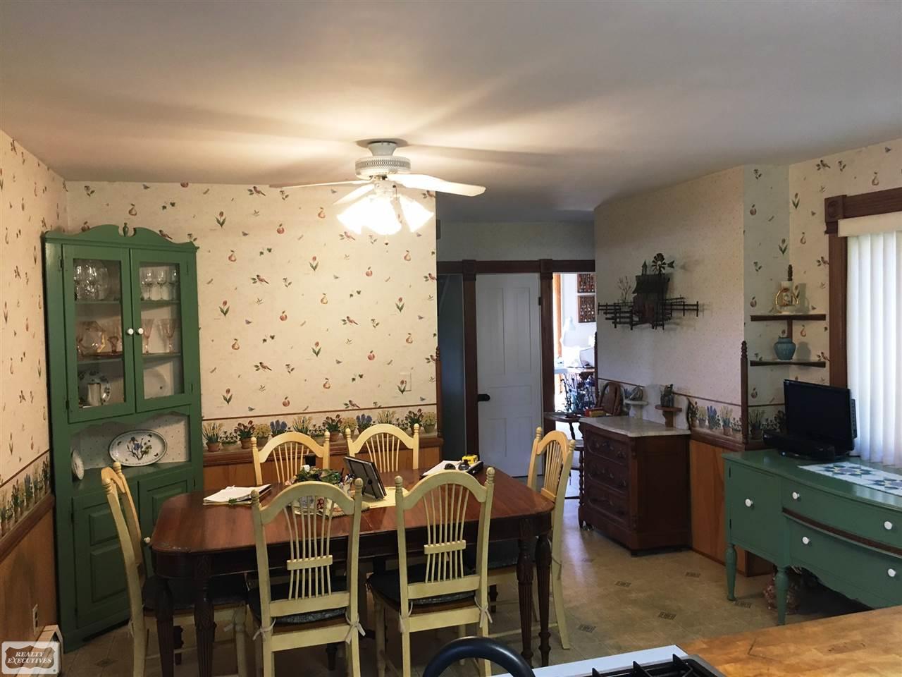 22100 Armada Ridge Road Armada, MI 48005 - Photo 4 of 43 31327048-3.JPG
